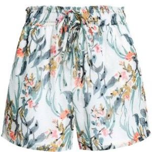 Walter Baker Joanna printed shorts w/ pockets!